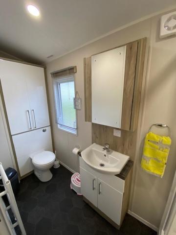 Glade Lodge- North Devon Coast, Bideford Bay Caravan Park Exterior photo
